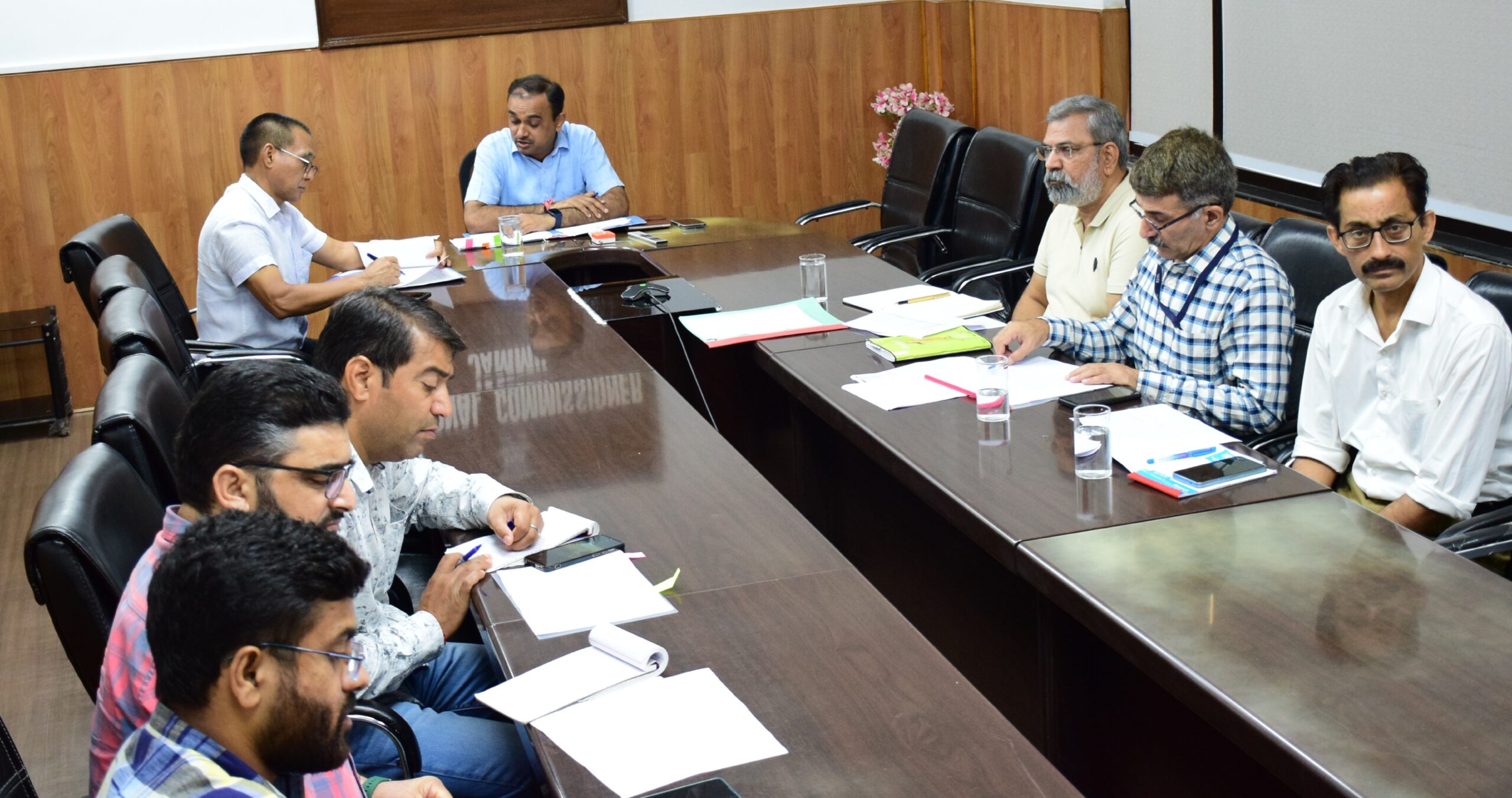 Div Com reviews implementation of Forest Dwellers Act, 4G saturation