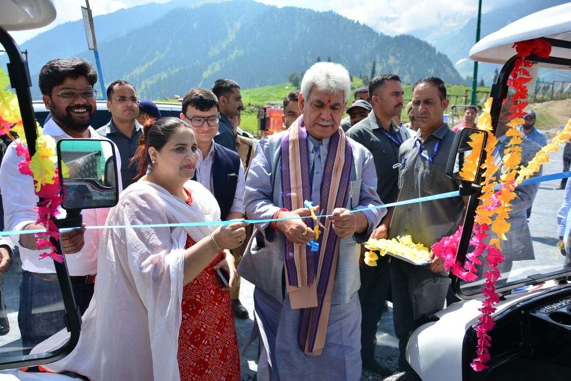 Lt Governor inaugurates ‘Golden Glory Eco Park’ at Sonamarg