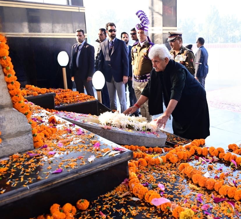 On the occasion of ‘Police Commemoration Day’ Lt Governor, Shri Manoj Sinha paid tributes to the martyred personnel of the Police and CAPFs at the Martyrs’ Memorial Zewan