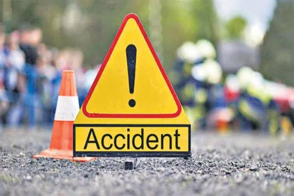 3 injured in road in Ganderbal road accident