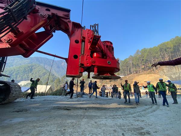 Impatience grows among trapped men, kin as rescue work at Uttarkashi tunnel hits repeated hurdles