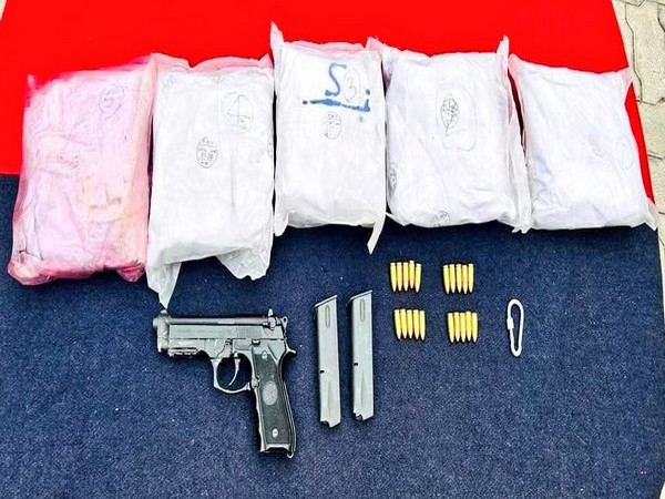 Border Force Intercepts Pak Drone In Punjab, Pistol, 5 Kg Heroin Recovered Border Force Intercepts Pak Drone In Punjab, Pistol, 5 Kg Heroin Recovered