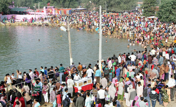 Thousands of devotees turn up as annual Jhiri Mela starts in Jammu