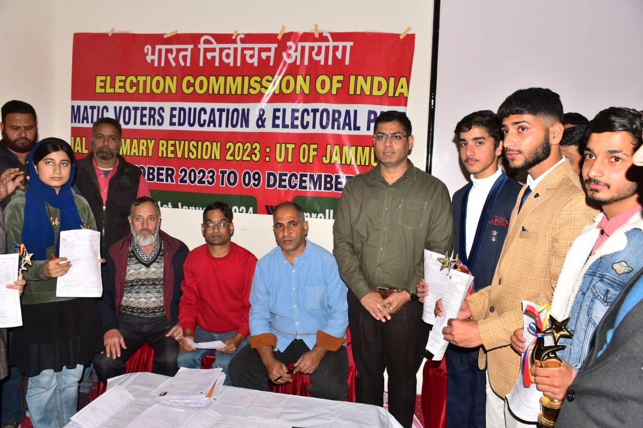 DC leads Special Voter Enrollment Drive for Persons With Disabilities in Rajouri