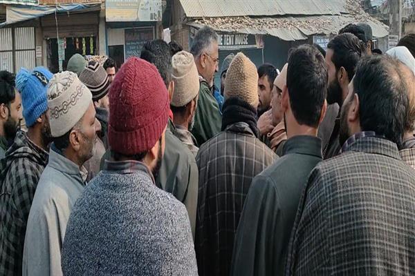 Pattan villagers up in arms against BDO for allegedly trying to shift office to other village