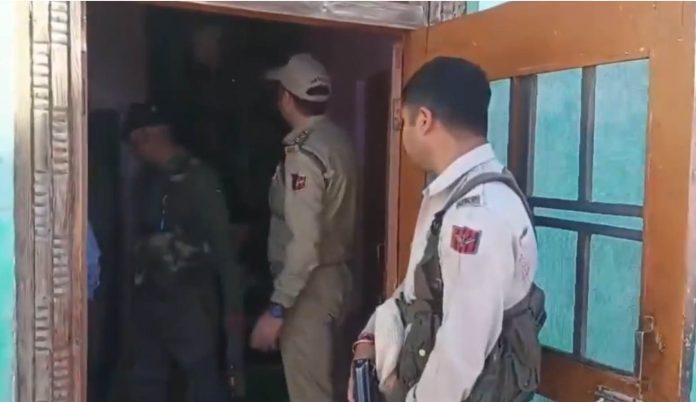 Police Carry Out Raids on Terrorists and Their Aides in J&K’s Doda-Kishtwar Region Police Carry Out Raids on Terrorists and Their Aides in J&K’s Doda-Kishtwar Region