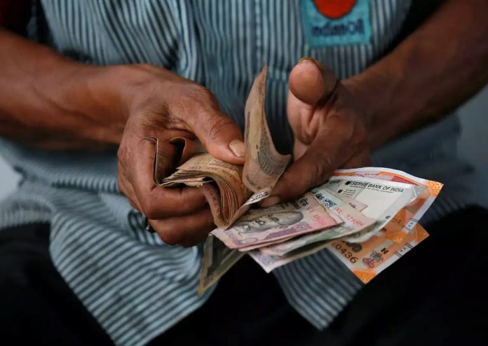 Retired Man Duped of ₹2.85 Crore in Stock Investment Scam in Thane Retired Man Duped of ₹2.85 Crore in Stock Investment Scam in Thane