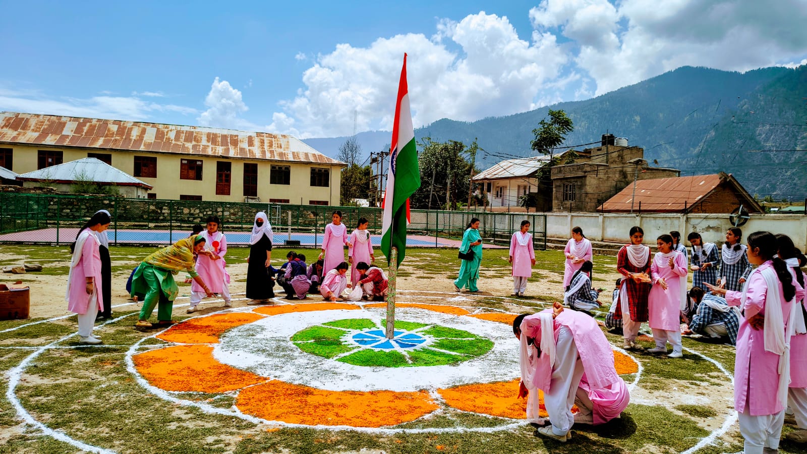 Prime Minister lauds phenomenal participation in Har Ghar Tiranga Campaign Prime Minister lauds phenomenal participation in Har Ghar Tiranga Campaign