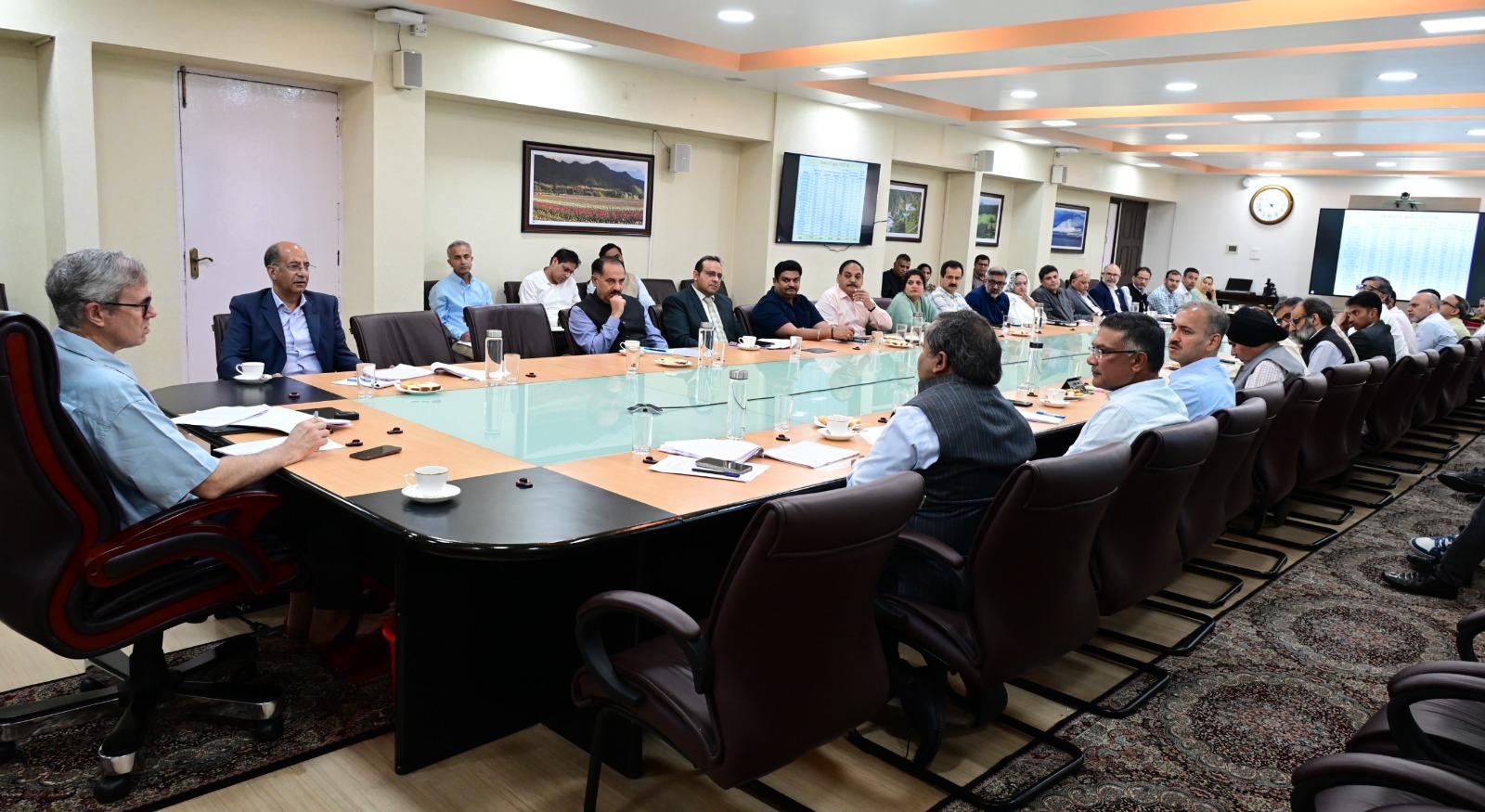 CM Omar Abdullah calls for increasing coverage under social inclusion schemes