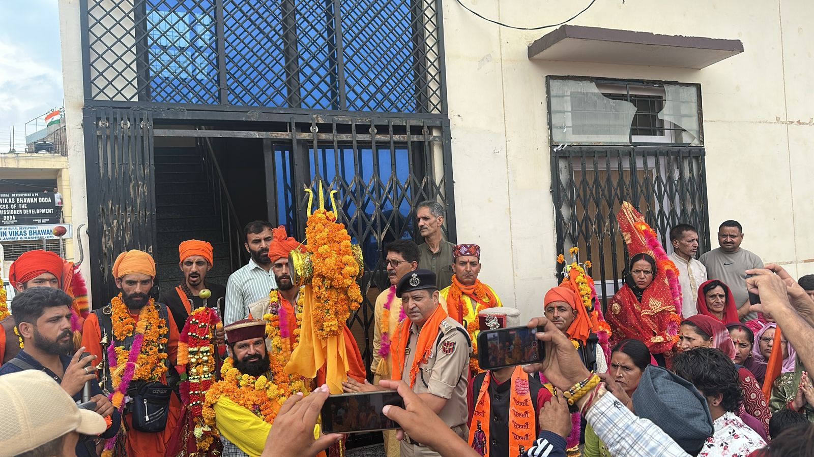DC & SSP Doda Flag Off Holy Manimahesh Yatra with Devotional Fervour DC & SSP Doda Flag Off Holy Manimahesh Yatra with Devotional Fervour