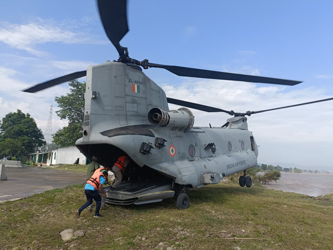 INDIAN AIR FORCE RESPONDS SWIFTLY TO JAMMU AND PUNJAB FLOODS INDIAN AIR FORCE RESPONDS SWIFTLY TO JAMMU AND PUNJAB FLOODS