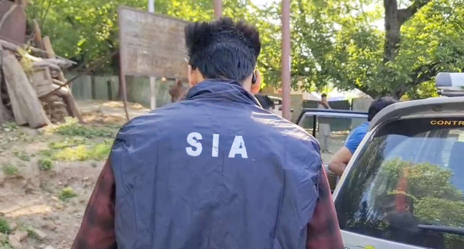 SIA Kashmir Busts Sleeper Cell, Hizb-ul-Mujahideen Terror Aide Arrested in Shopian SIA Kashmir Busts Sleeper Cell, Hizb-ul-Mujahideen Terror Aide Arrested in Shopian