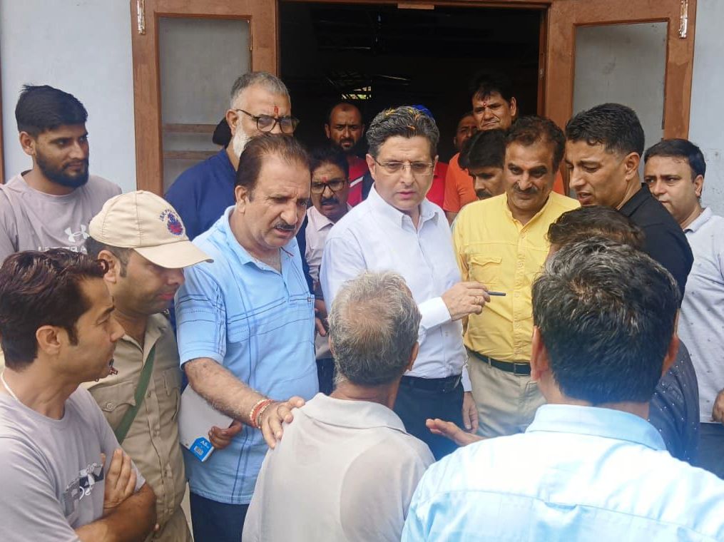 R&R Commissioner holds grievances redressal camp at TRT Migrant Camp Nagrota