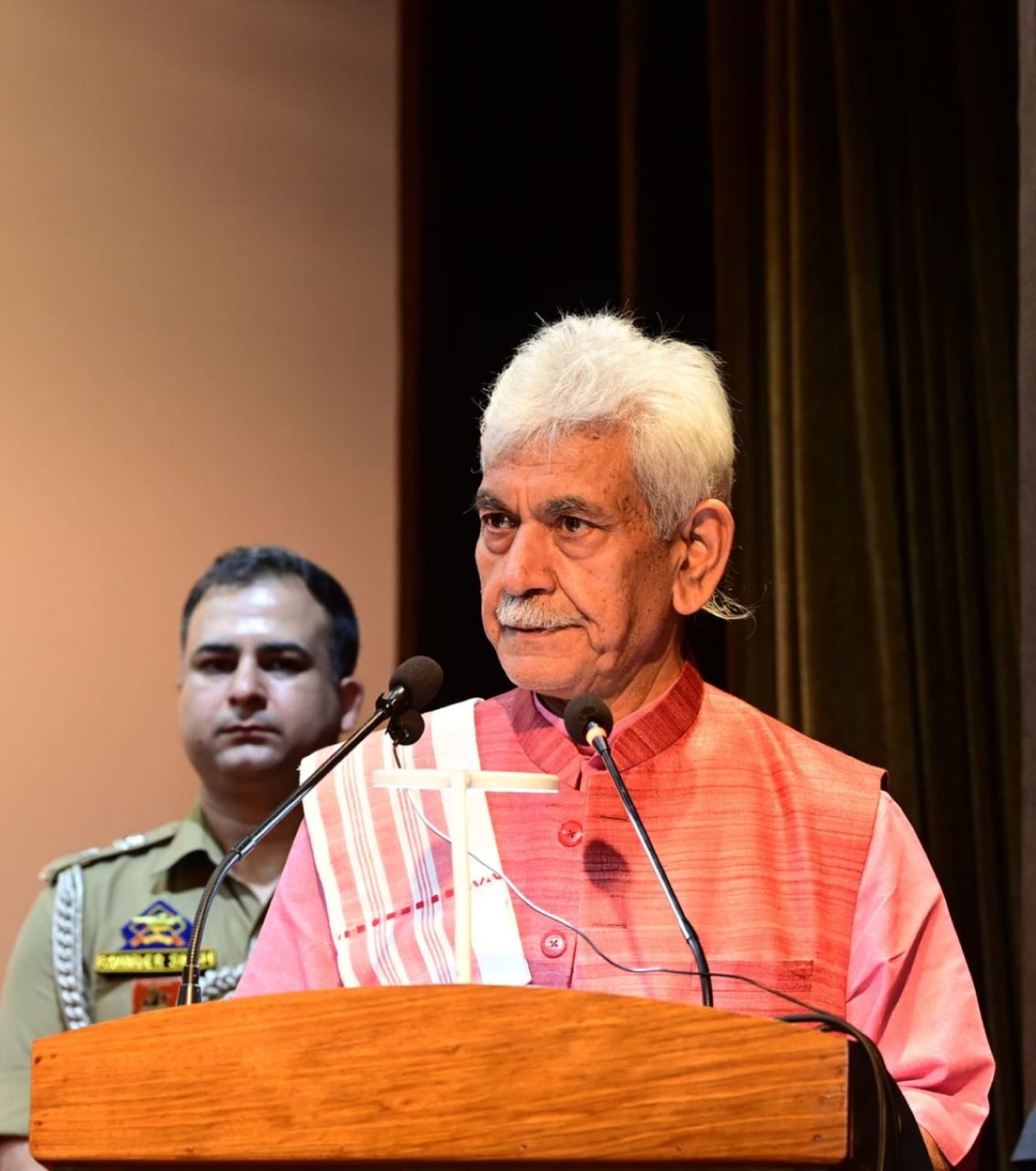 Lieutenant Governor felicitates officers of SASB, Administration, BRO, Army, CAPFs, J&K Police, service providers, medical professionals, members of NGOs and other stakeholders for successful conduct of Shri Amarnath Ji Yatra-2025