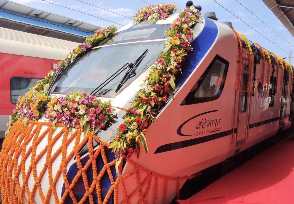 Union Minister, J&K LG, Dy CM Thank PM Modi For Another Vande Bharat Train Union Minister, J&K LG, Dy CM Thank PM Modi For Another Vande Bharat Train