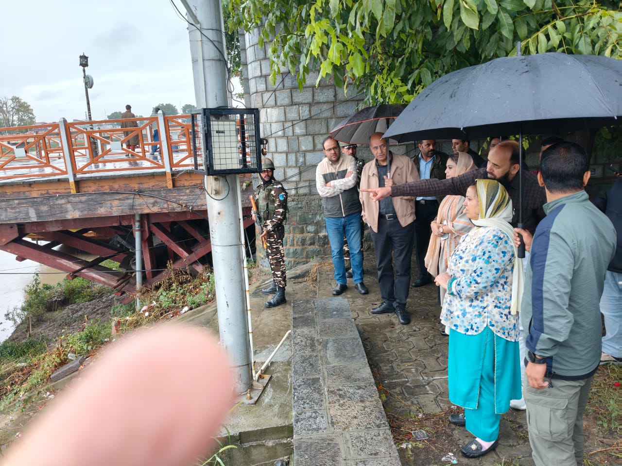 Health Minister, Advisor to CM visit Irrigation and Flood Control Room Ram Munshi Bagh; review prevailing flood situation Health Minister, Advisor to CM visit Irrigation and Flood Control Room Ram Munshi Bagh; review prevailing flood situation