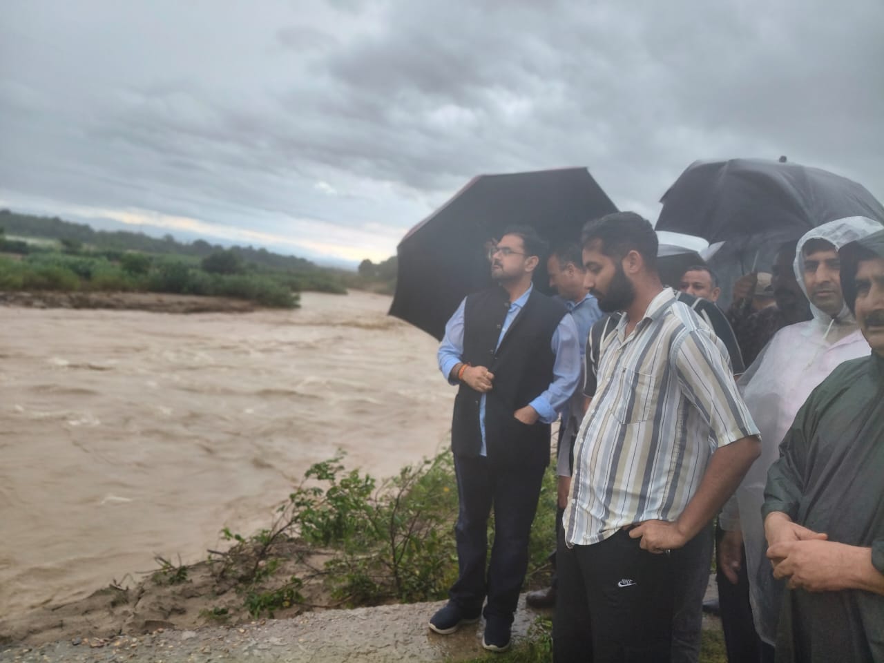 Satish Sharma conducts extensive tour of flood affected areas, takes stock of ongoing relief operations Satish Sharma conducts extensive tour of flood affected areas, takes stock of ongoing relief operations