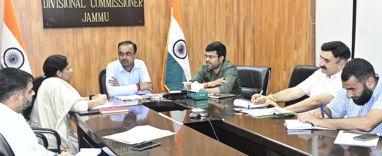 Div Com reviews implementation of National Clean Air Program in Jammu City