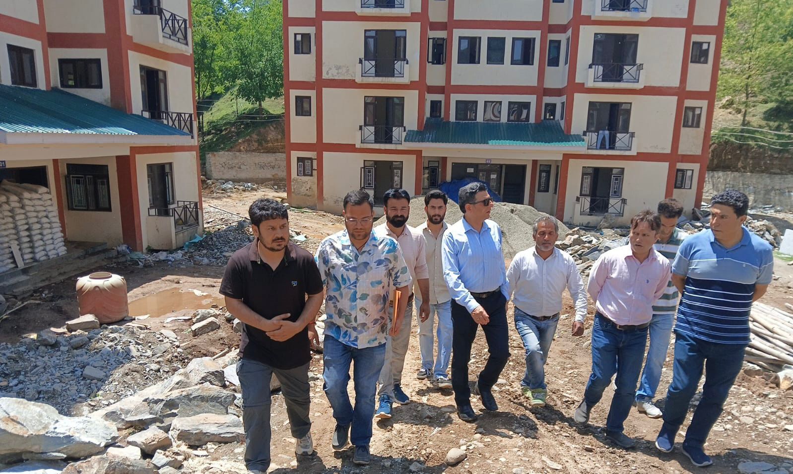 Dr Karwani inspects under construction transit accommodation sites for PM Package Employees in North, Central, South Kashmir