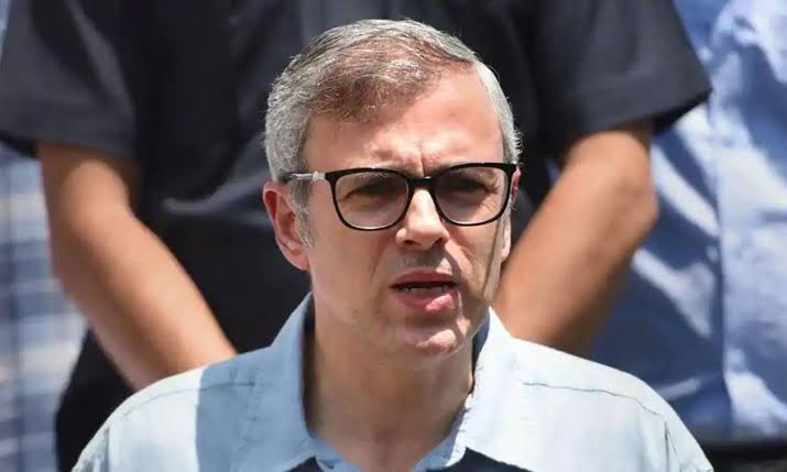 CM Omar Abdullah lays wreath, pays rich tributes to martyred soldiers of Kulgam encounter CM Omar Abdullah lays wreath, pays rich tributes to martyred soldiers of Kulgam encounter