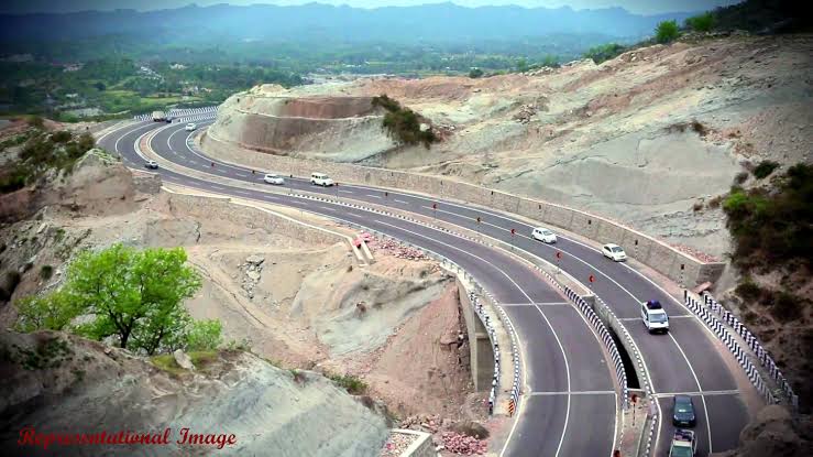 Jammu–Srinagar Highway Partially Reopens After 8 Days Jammu–Srinagar Highway Partially Reopens After 8 Days