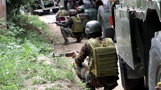 One Terrorist Killed, Army Officer Injured in Kulgam Gunfight One Terrorist Killed, Army Officer Injured in Kulgam Gunfight
