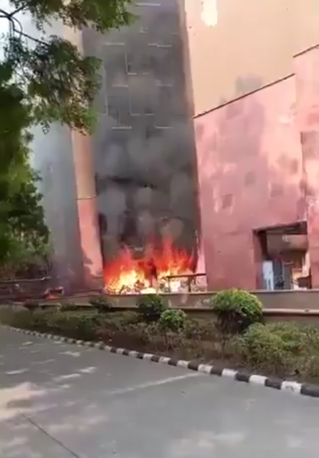 No casualties reported in the fire incident the Staff Quarter block of MPs’ Flats in Brahmaputra Building No casualties reported in the fire incident the Staff Quarter block of MPs’ Flats in Brahmaputra Building