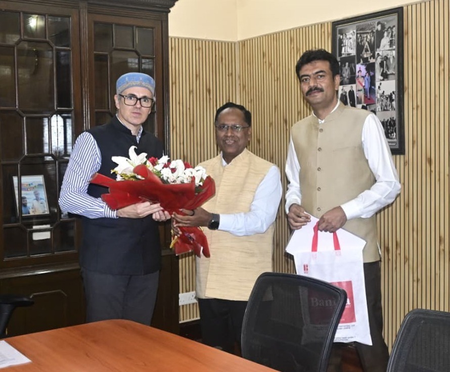 CM Omar Abdullah interacts with several public delegations, individuals in JammuSMVD University contributes over ₹11 Lakh to CM’s Flood Relief Fund