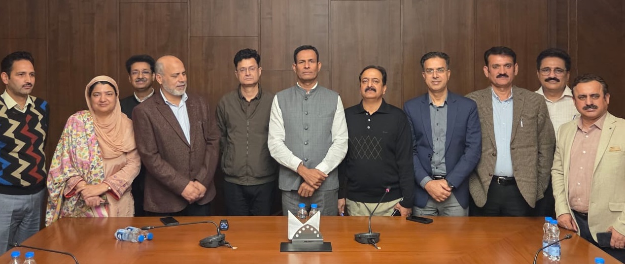KPDCL organises farewell ceremony in honour of outgoing Pr. Secy PDD H.Rajesh Prasad KPDCL organises farewell ceremony in honour of outgoing Pr. Secy PDD H.Rajesh Prasad