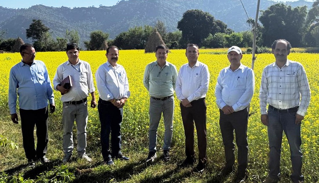 Director Agriculture Jammu reviews departmental activities in Billawar Director Agriculture Jammu reviews departmental activities in Billawar