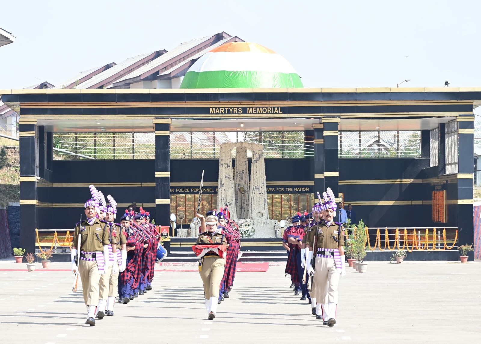 Lieutenant Governor pays tributes to martyrs of J&K Police Lieutenant Governor pays tributes to martyrs of J&K Police