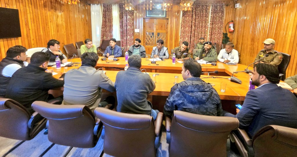 DC Baramulla Reviews Winter Preparedness at Gulmarg DC Baramulla Reviews Winter Preparedness at Gulmarg