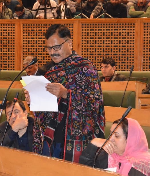 Mega Fruit Mandi on 300 Kanals being established in Kulgam: Agriculture Minister Mega Fruit Mandi on 300 Kanals being established in Kulgam: Agriculture Minister