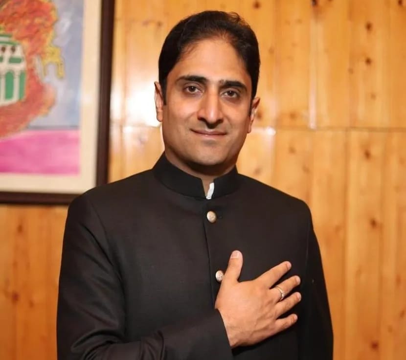 Former Srinagar Mayor Alleges ‘Historic Corruption Scandal’ in SMC, Ward Officers, Building Inspectors Making Lakhs Monthly in Bribes