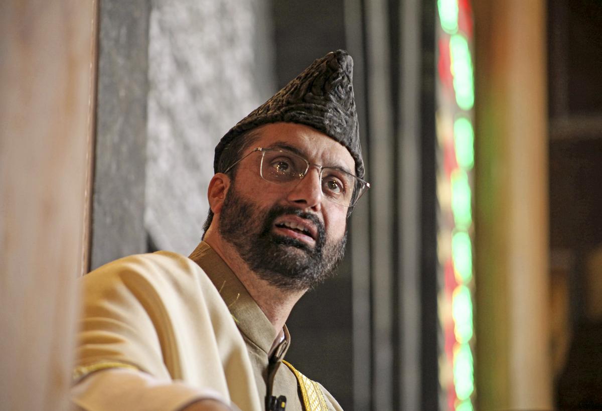Mirwaiz Appeals to PM Modi, Amit Shah for Release of Kashmiri Prisoners Mirwaiz Appeals to PM Modi, Amit Shah for Release of Kashmiri Prisoners