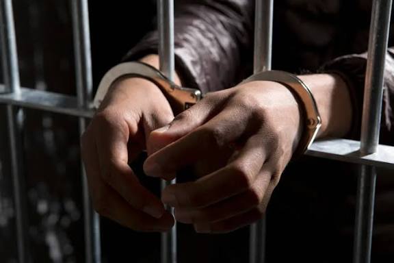 Sopore Police Arrests 4 Absconders, Including 3 Wanted in 11-Year-Old Heinous Case Sopore Police Arrests 4 Absconders, Including 3 Wanted in 11-Year-Old Heinous Case