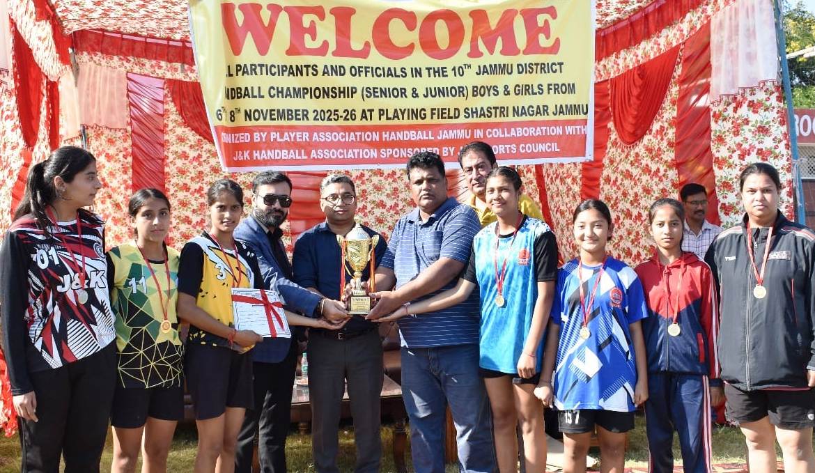 10th District Jammu Handball C’ship culminates; Sampark, Sandeep Pal Clubs lift women and men titles 10th District Jammu Handball C’ship culminates; Sampark, Sandeep Pal Clubs lift women and men titles