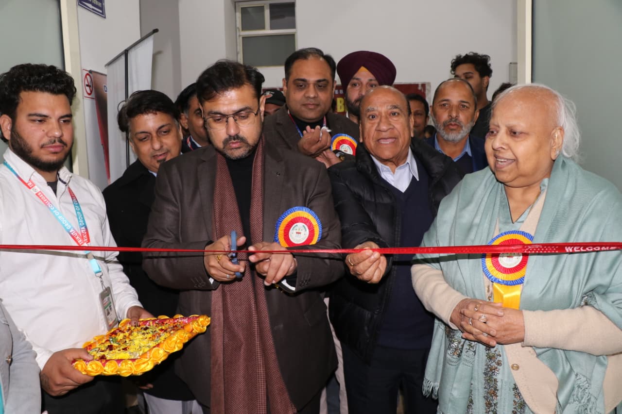Satish Sharma inaugurates blood donation camp at Trikuta Group of Colleges
