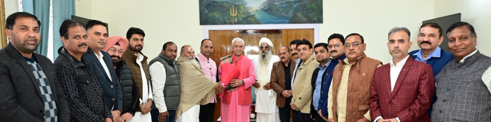 Press CommuniqueJAMMU, FEBRUARY 10: A delegation of Shri Amarnathji Yatra Bhandara Organisation (SAYBO) called on Lieutenant Governor Shri Manoj Sinha, today.