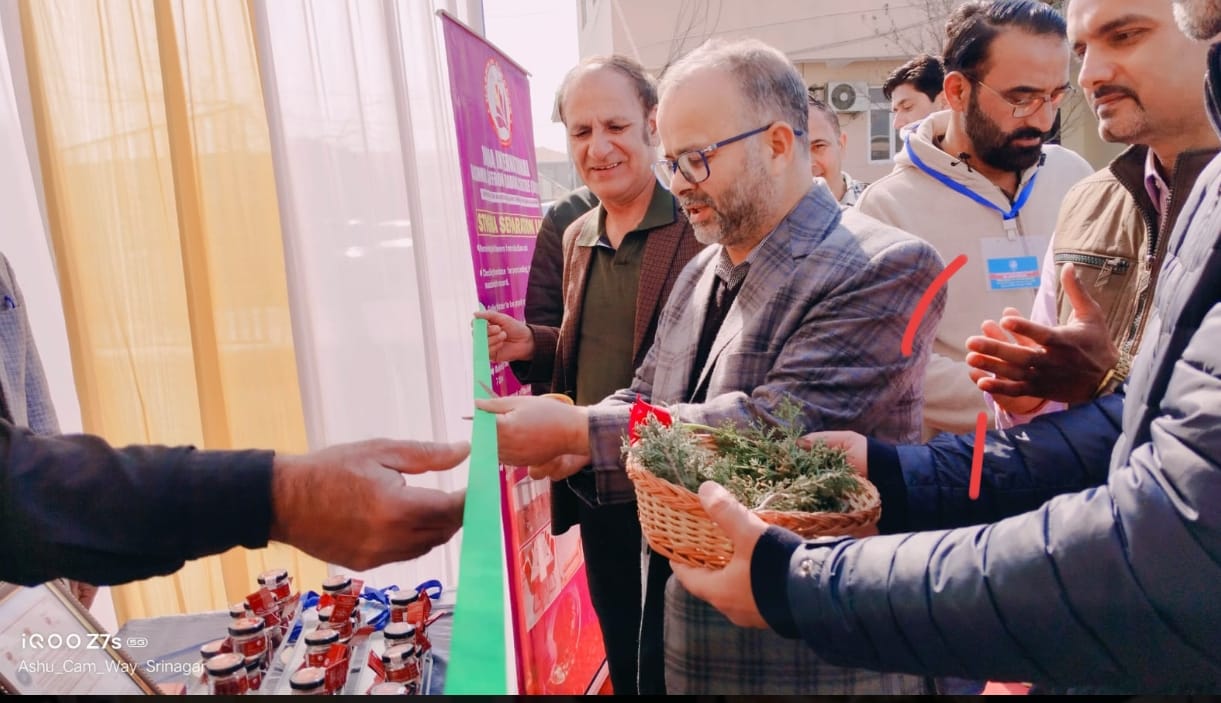 Director Agriculture Kashmir inaugurates Exhibition cum Awareness Programme for GI-Tagged SaffronSRINAGAR Director Agriculture Kashmir inaugurates Exhibition cum Awareness Programme for GI-Tagged SaffronSRINAGAR