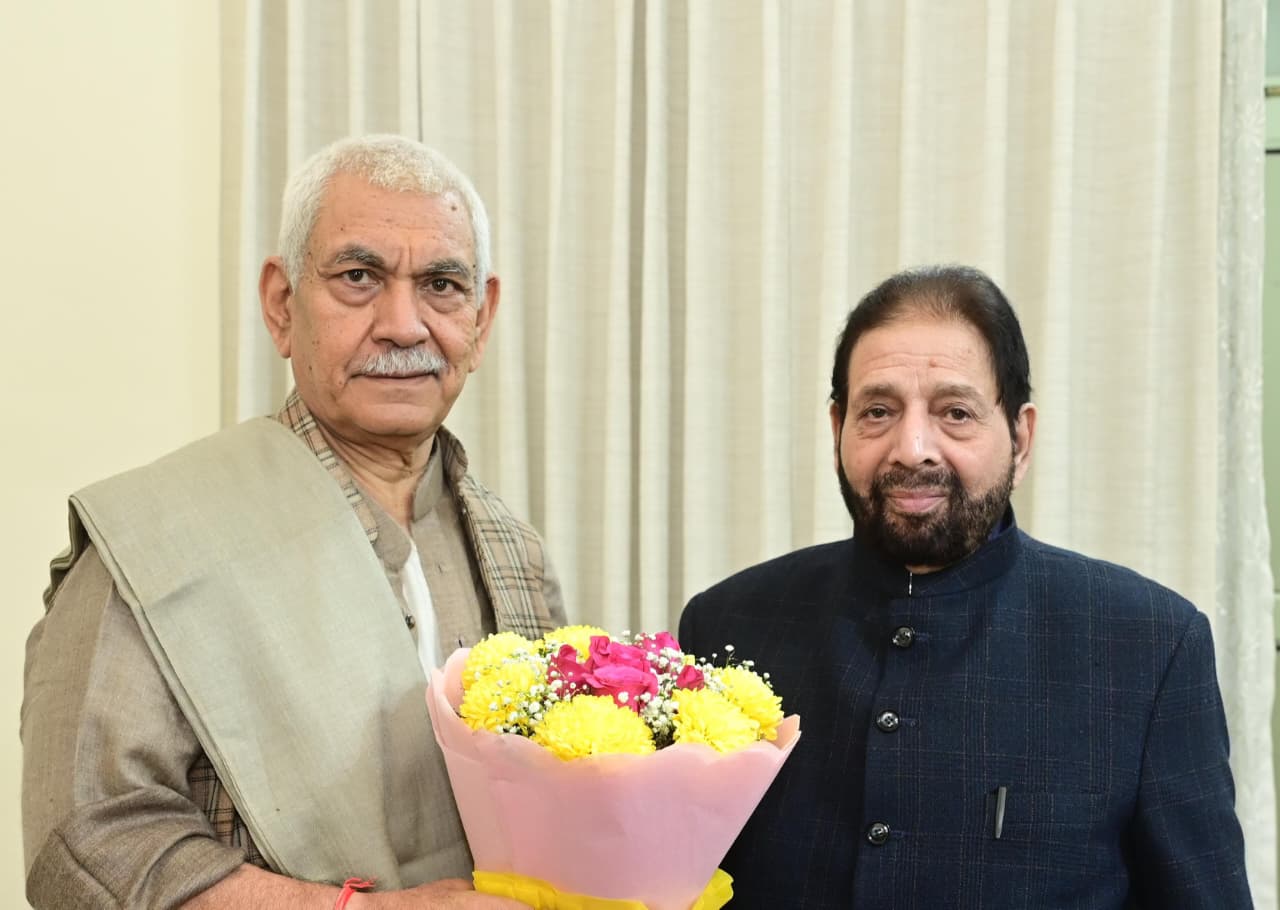 Hakeem Mohammad Yaseen, former Minister and President People’s Democratic Front (PDF) called on Lieutenant Governor Shri Manoj Sinha, today.