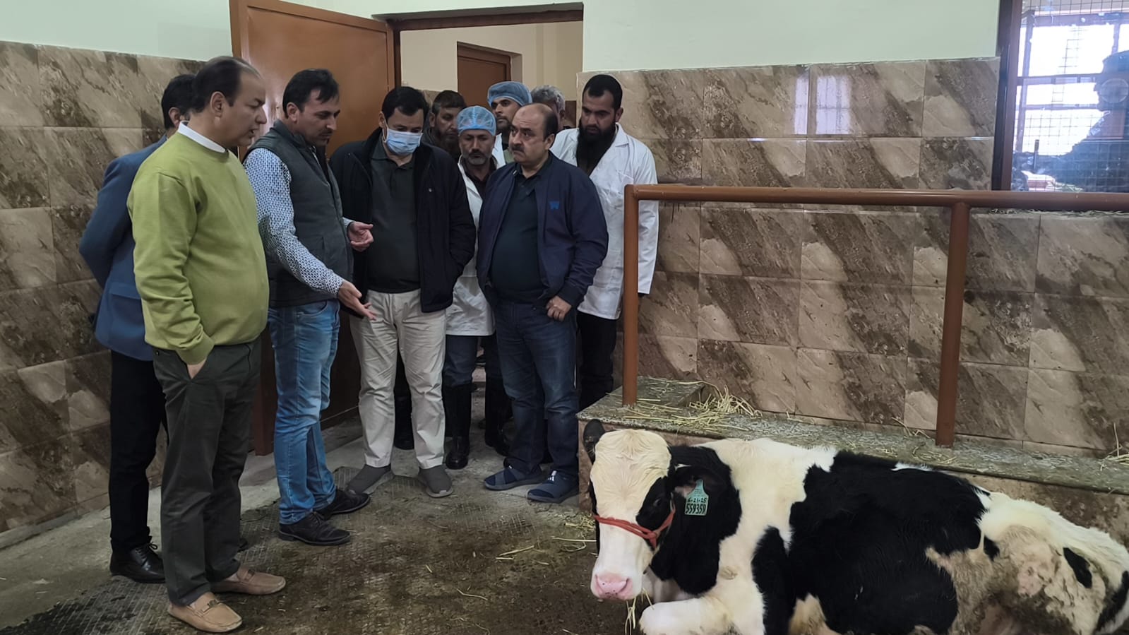 Imported elite high merit breeds to power J&K’s dairy transformation: Javid DarReviews Animal Husbandry facility at Ranbirbagh, Ganderbal