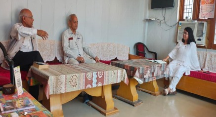 DLSA Secretary inspects Legal Aid Clinics at Udhampur