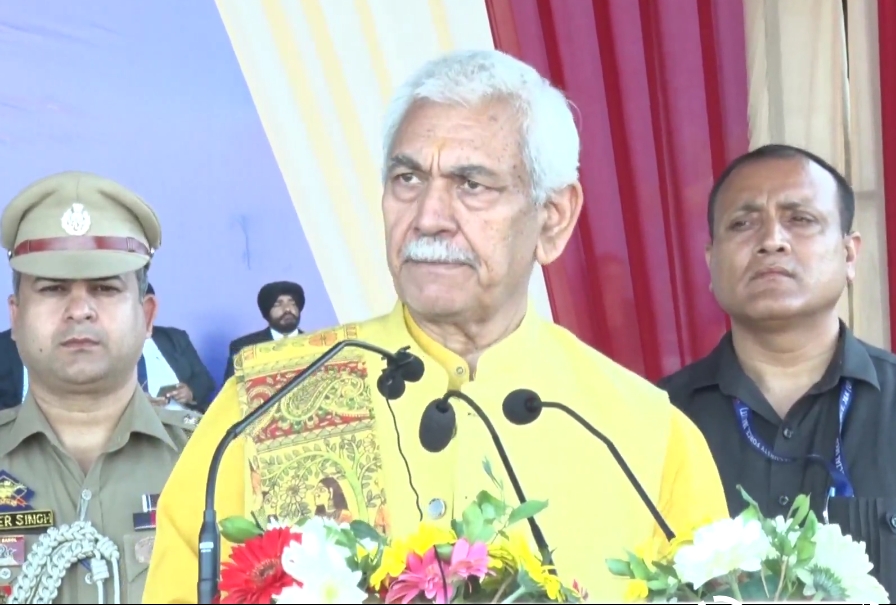 Lieutenant Governor Manoj Sinha attended closing ceremony of 2nd All India Police Kabaddi Cluster at MA Stadium Jammu. He felicitated the sportspersons from State Police Forces & CAPFs and applauded discipline & determination displayed by the participants, which truly reflect the core values of policing.