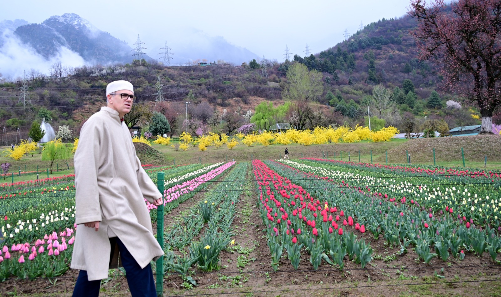 CM Omar Abdullah inaugurates Tulip Festival–2026 in SrinagarThrows open Asia’s largest Tulip Garden for visitors CM Omar Abdullah inaugurates Tulip Festival–2026 in SrinagarThrows open Asia’s largest Tulip Garden for visitors