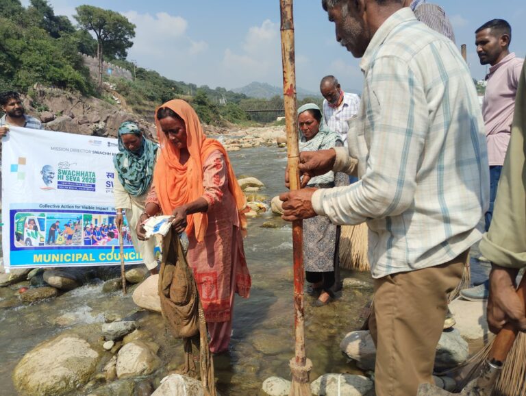 As part of Swachhata Hi Seva 2026, Municipal Council Rajouri conducted a cleanliness drive at a local water body in Ward No. 4, Salani, focusing on waste removal, water-body protection and responsible waste disposal. The initiative promoted community participation