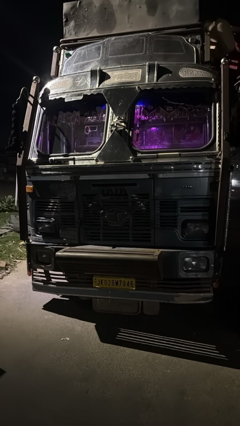 J&K POLICE KATHUA FOILS BOVINE SMUGGLING ATTEMPTS AT NHW HATLI MORH & CHADWAL; 31 BOVINES RESCUED, 01 PERSON ARRESTED & 02 VEHICLES SEIZED