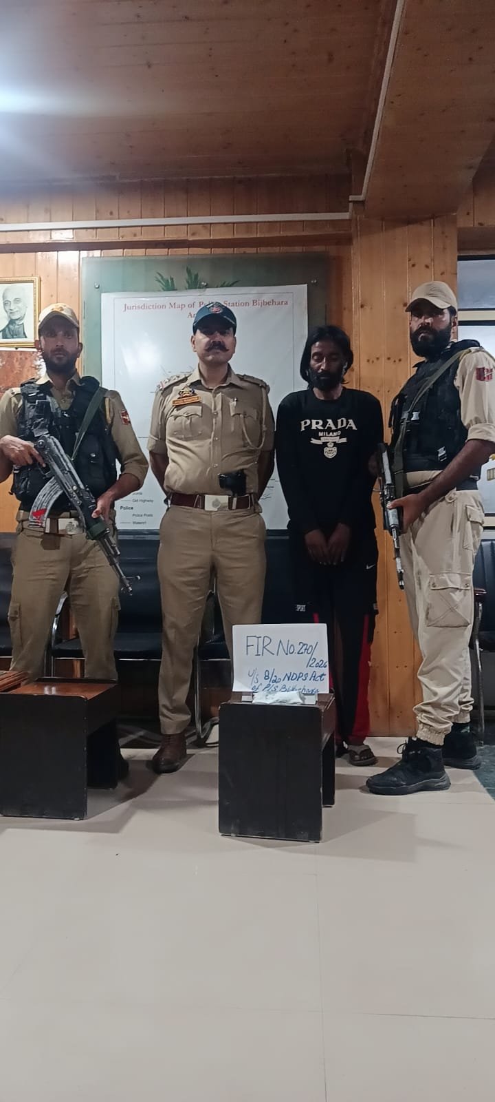 Continuing war against drugs, Anantnag Police arrested drug peddler Fiyaz Ahmed S/o Abdul Rashid Sheikh R/o Fruit Mandi Parimpora A/P Eidgah Bijbehara at Tulkhan-Bijbehara road. 40 grams charas recovered. Case registered at PS Bijbehara